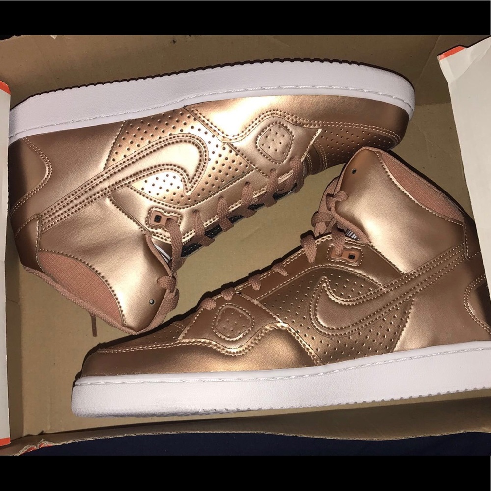 Nike women’s Son of Force Mid shoes